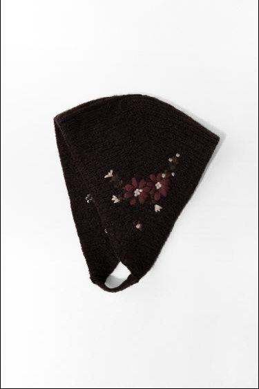 Dark knit hood with delicate floral embroidery